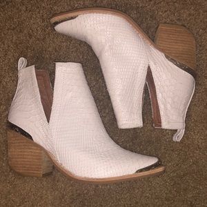 Jeffery Campbell Hunt The Plains White Snake Boot